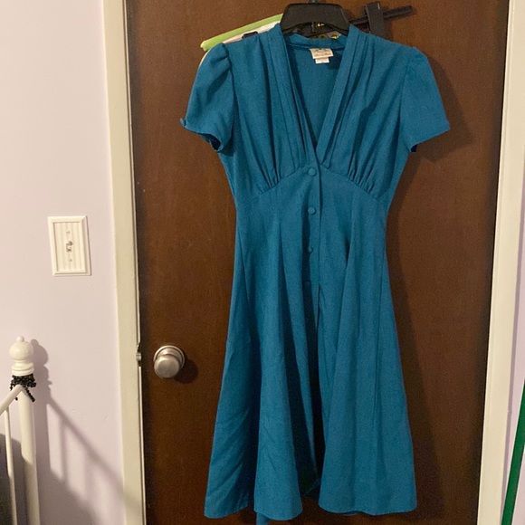 Blue button up retro inspired dress. - Picture 2 of 5